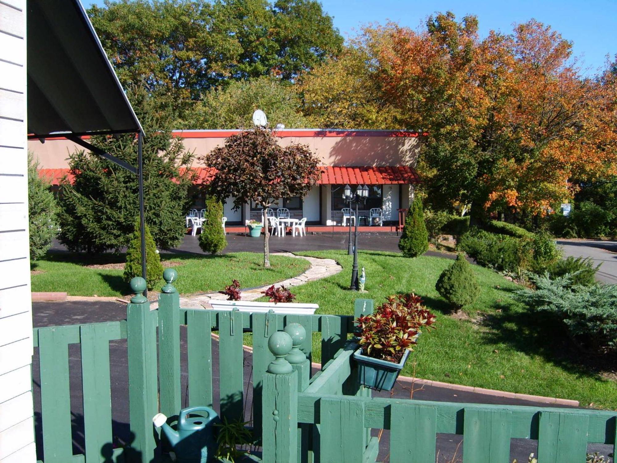 Capricorn Motel Royale 1000 Islands Lansdowne Exterior foto