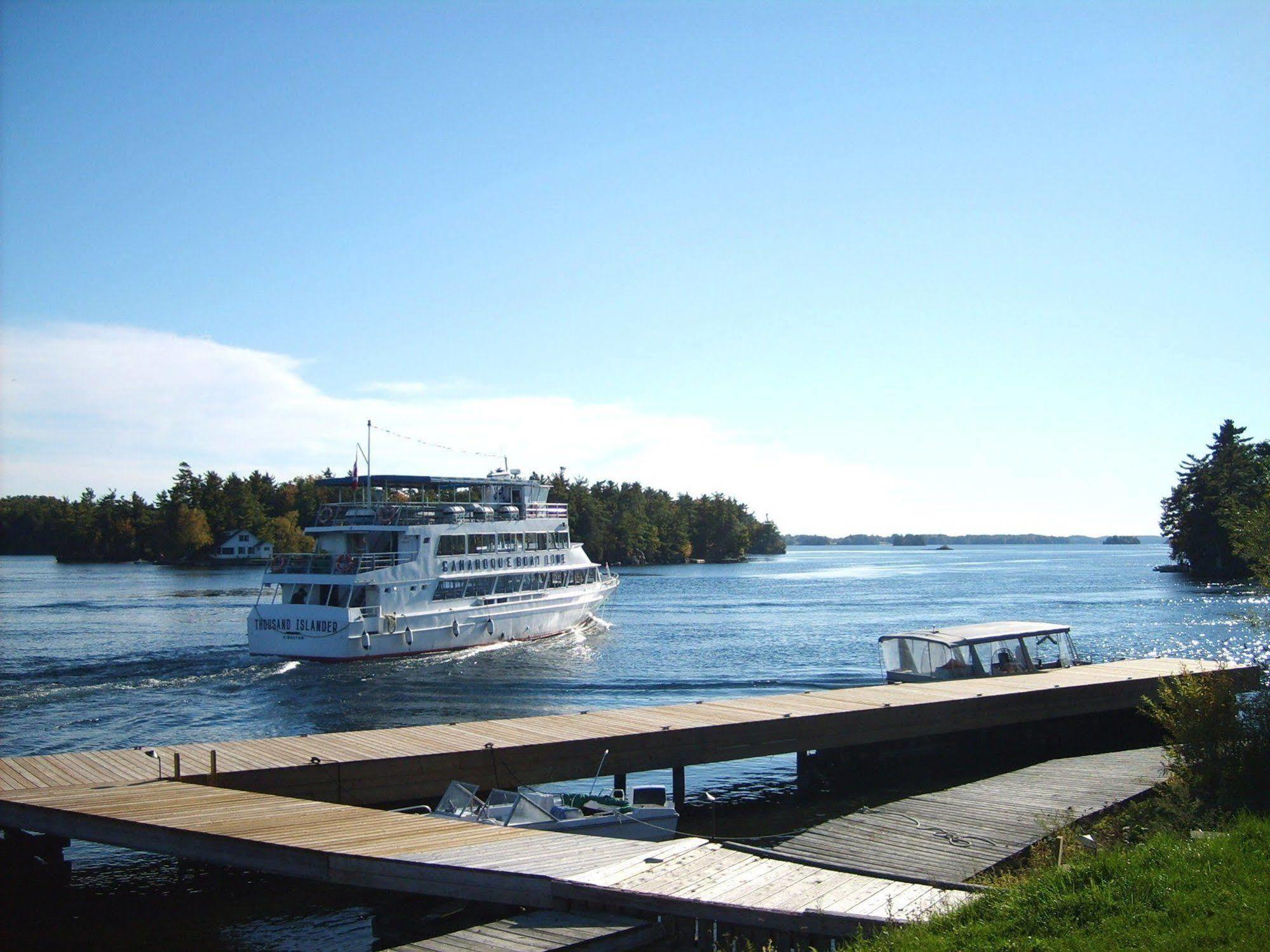 Capricorn Motel Royale 1000 Islands Lansdowne Exterior foto