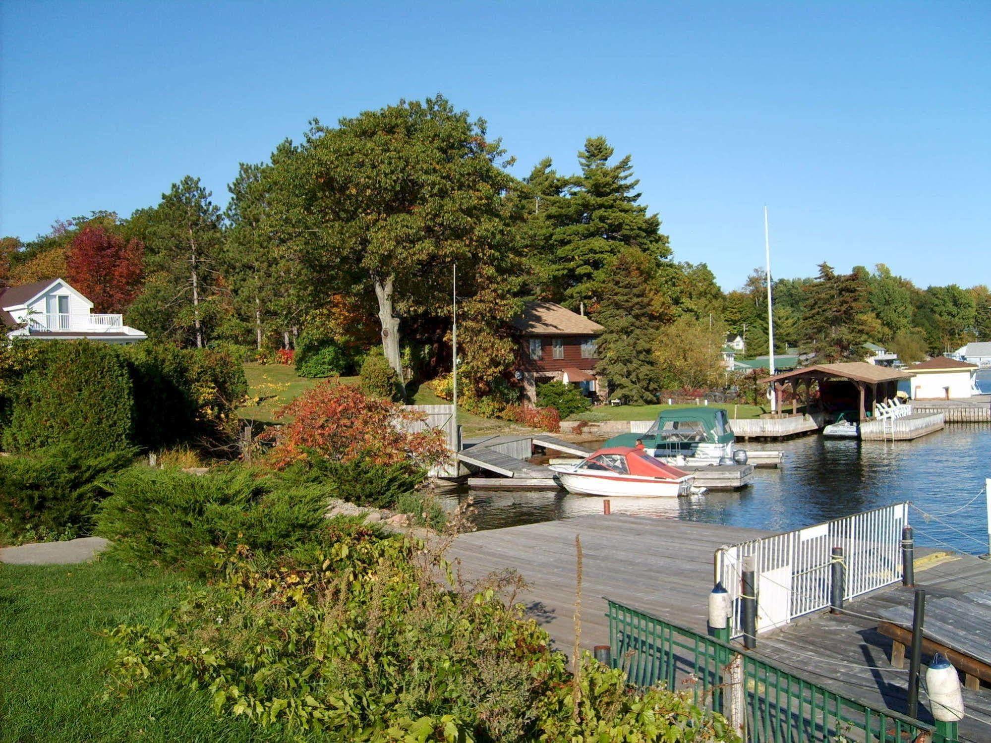 Capricorn Motel Royale 1000 Islands Lansdowne Exterior foto